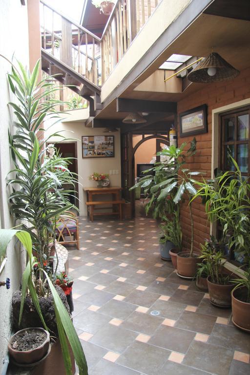 Ostello Casa Del Arupo Quito Esterno foto