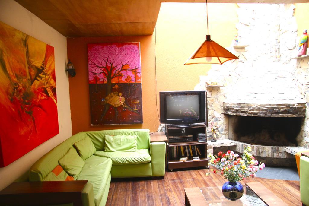 Ostello Casa Del Arupo Quito Esterno foto