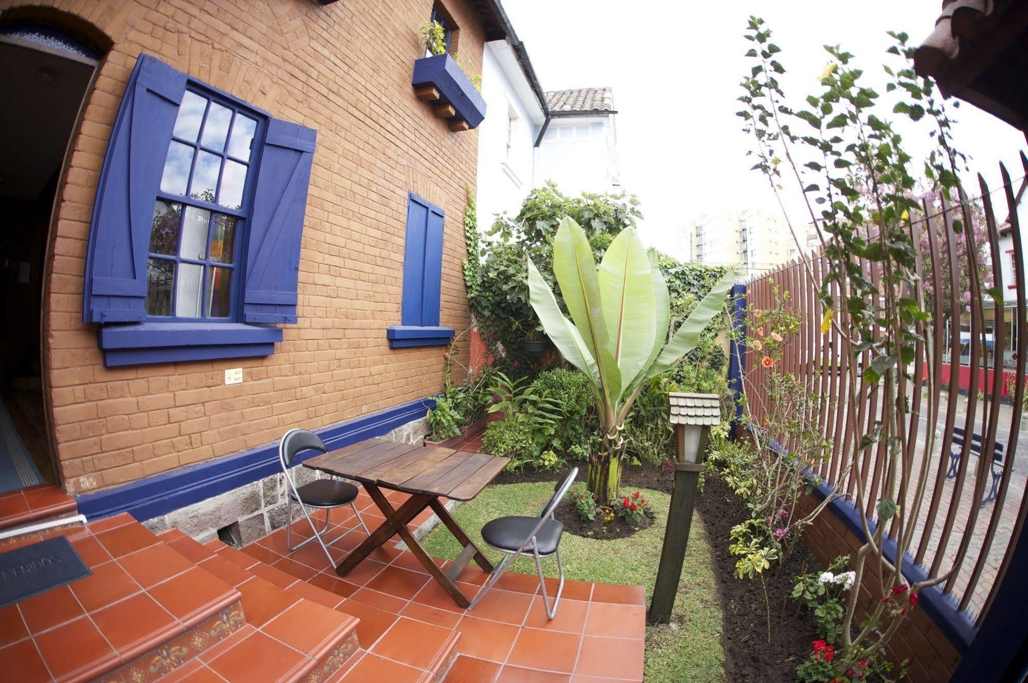 Ostello Casa Del Arupo Quito Esterno foto