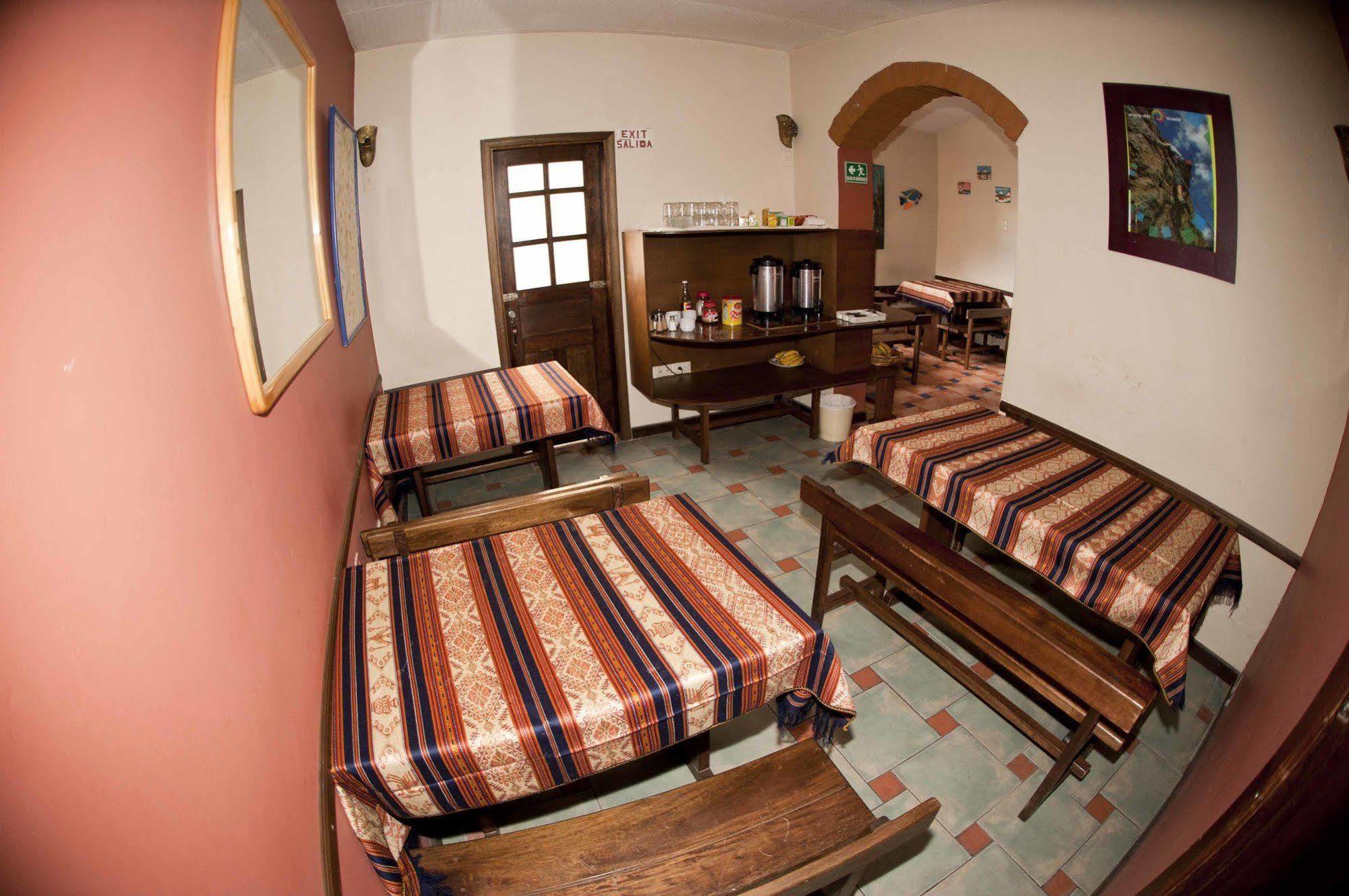 Ostello Casa Del Arupo Quito Esterno foto